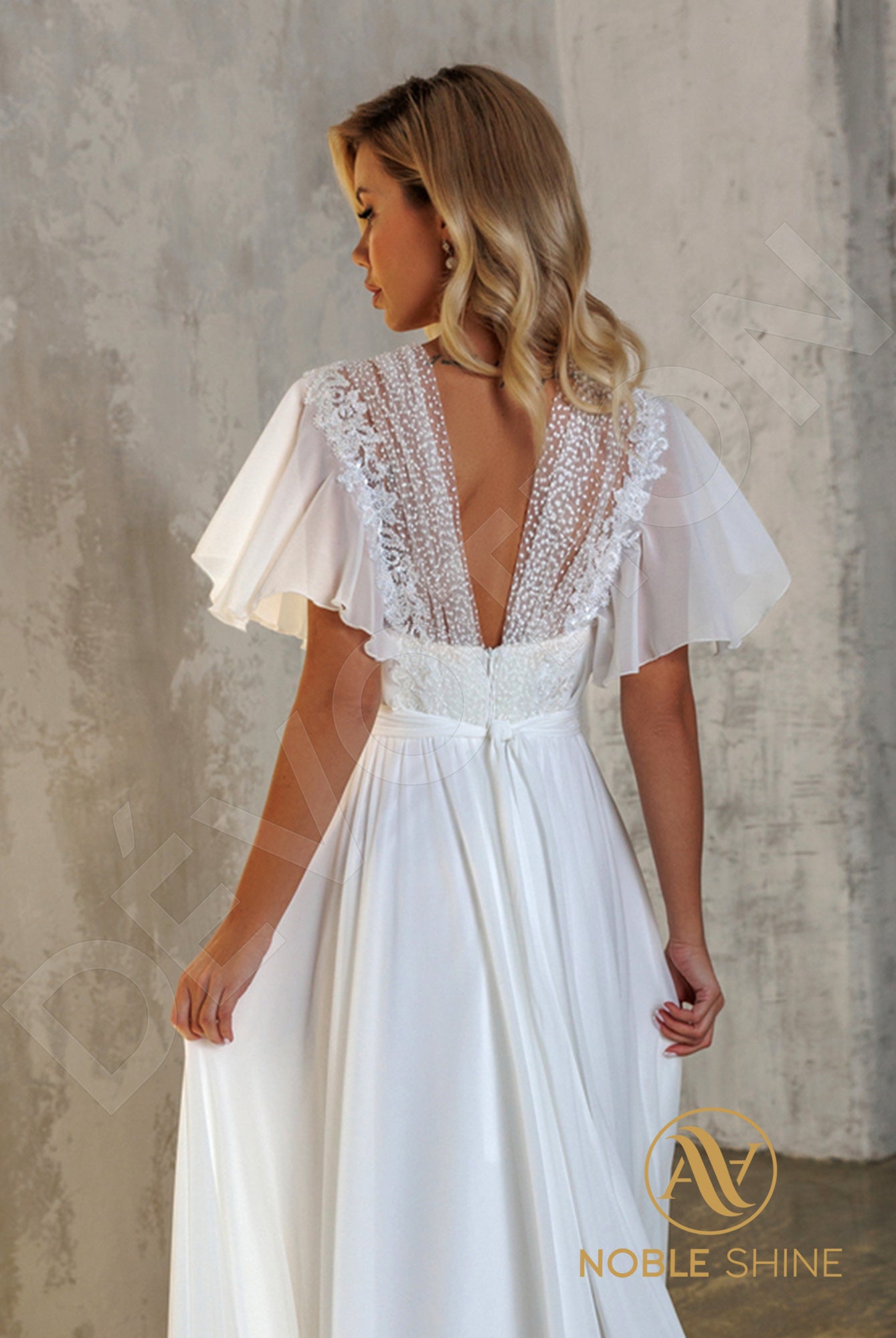 Liadan A-line Deep V-neck Milk Wedding dress