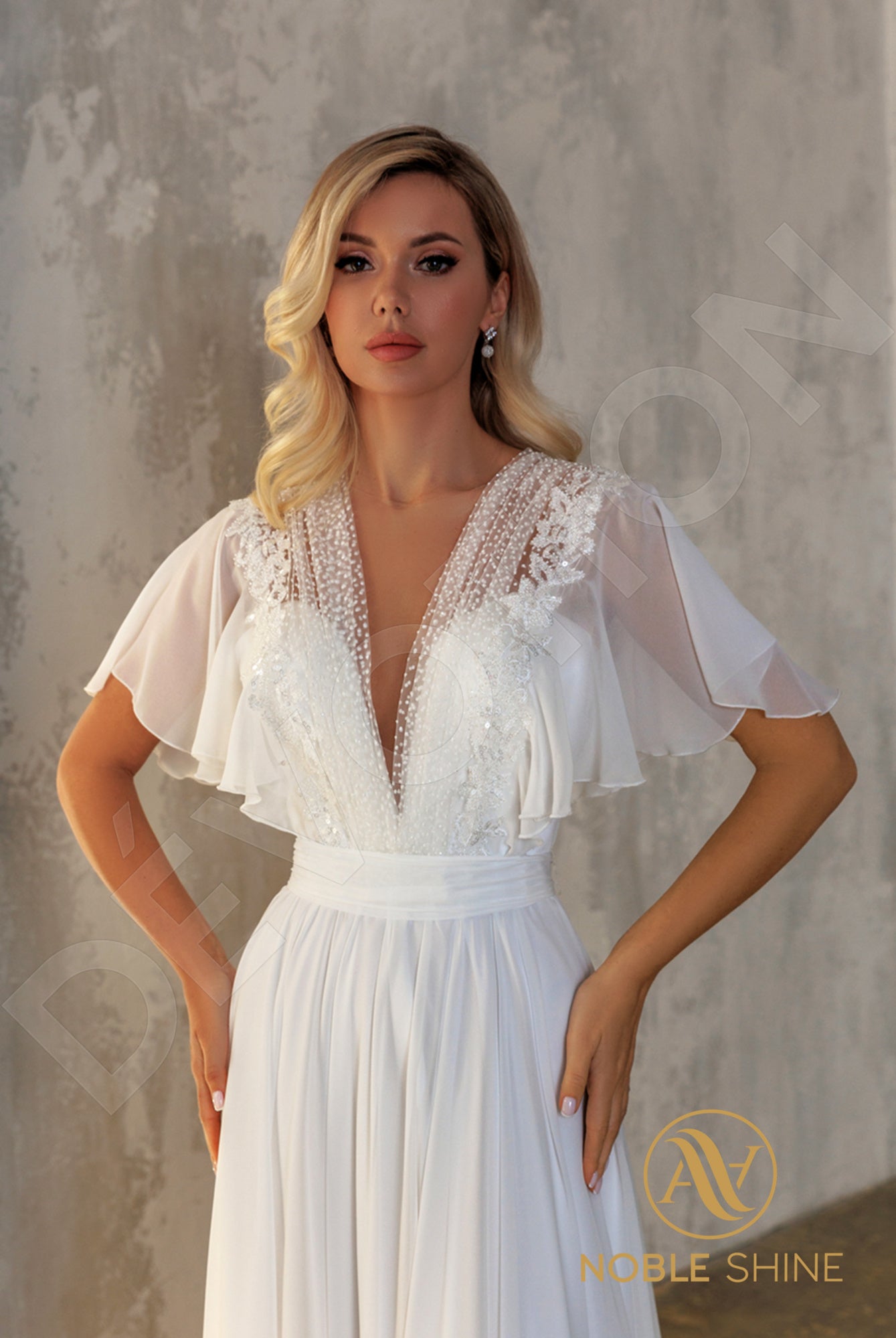 Liadan A-line Deep V-neck Milk Wedding dress