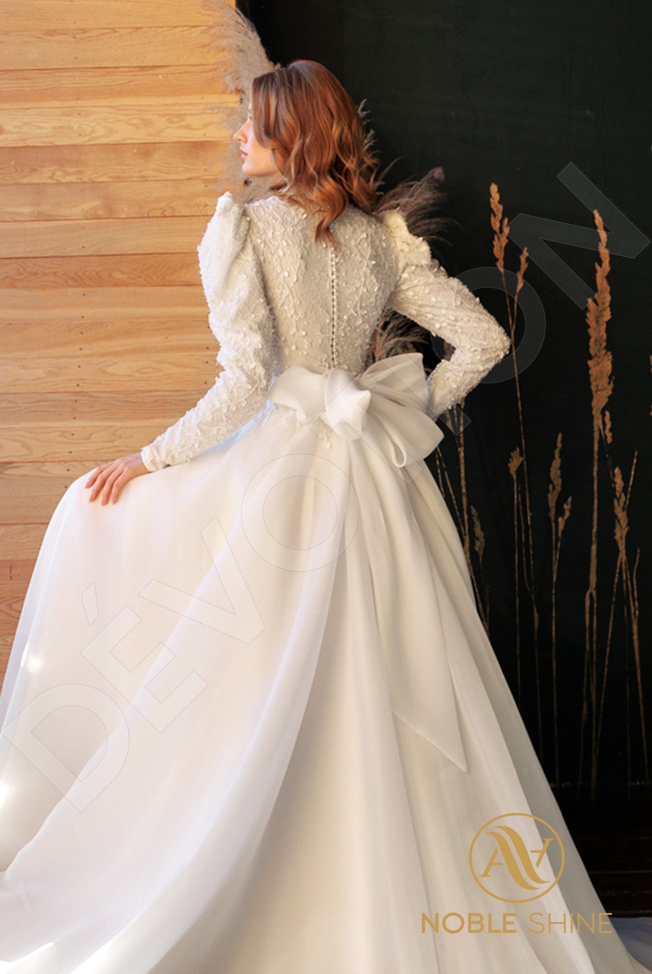 Sabrann A-line High neck Milk Wedding dress