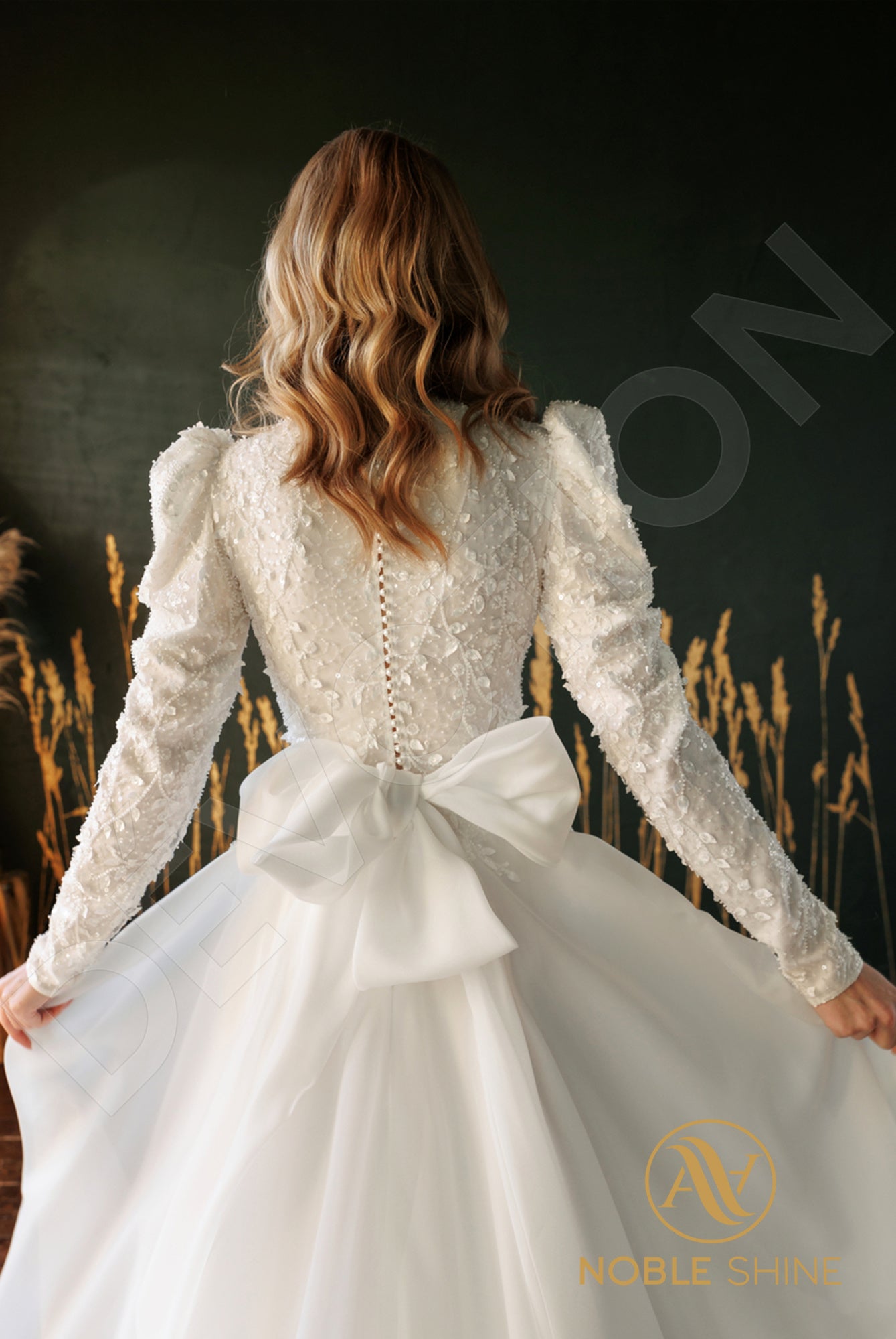 Sabrann A-line High neck Milk Wedding dress