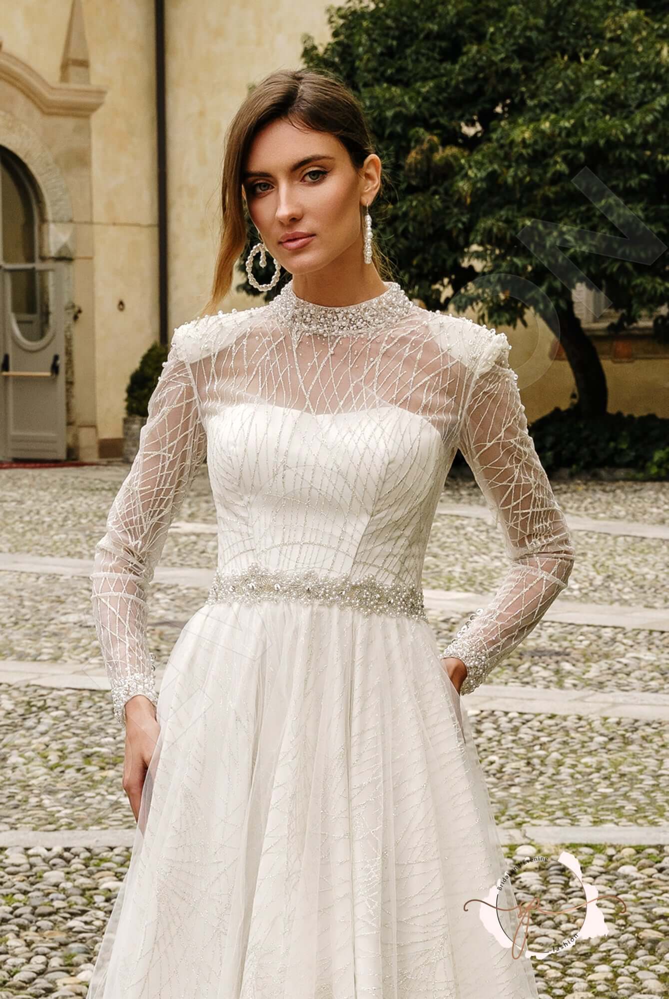 Assampta A-line High neck Milk Wedding dress
