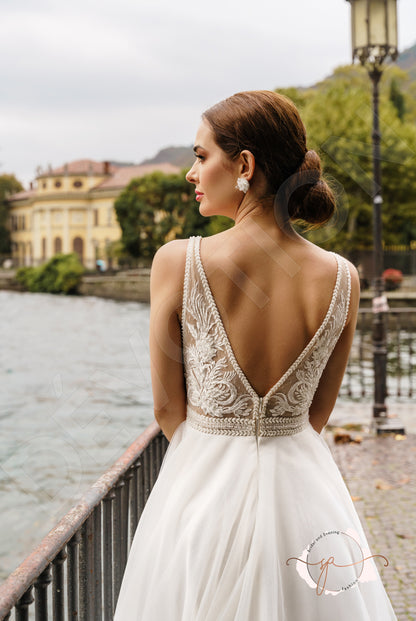 Gomleyt A-line Deep V-neck Milk Wedding dress