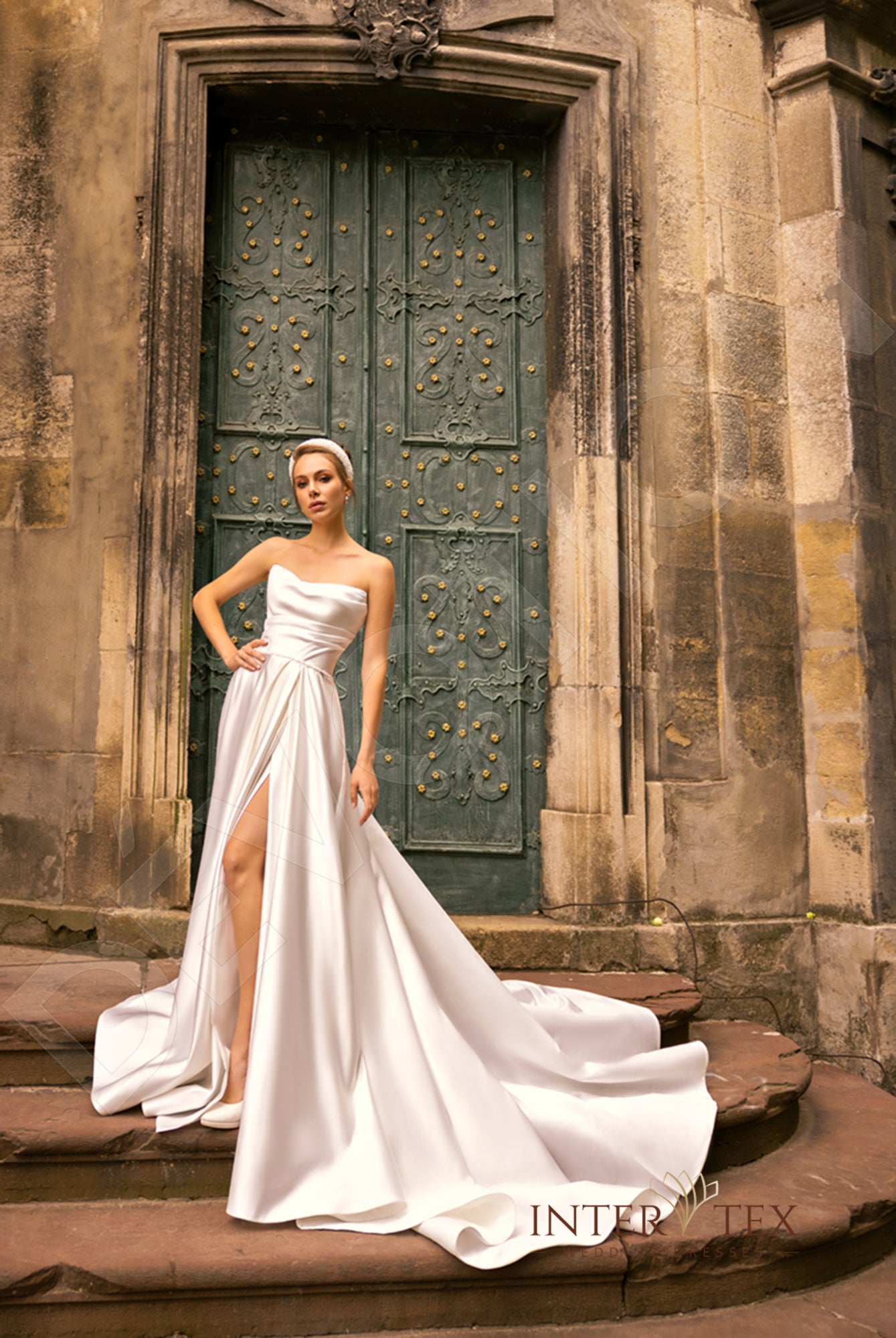 Dervia A-line Straight across Milk Wedding dress