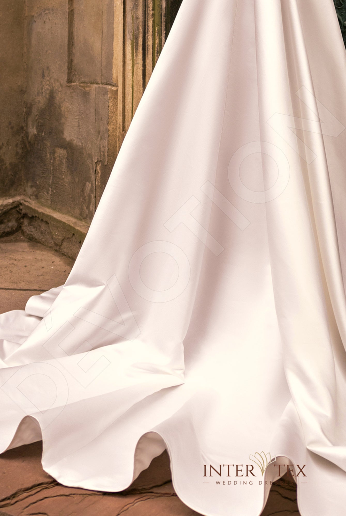 Dervia A-line Straight across Milk Wedding dress