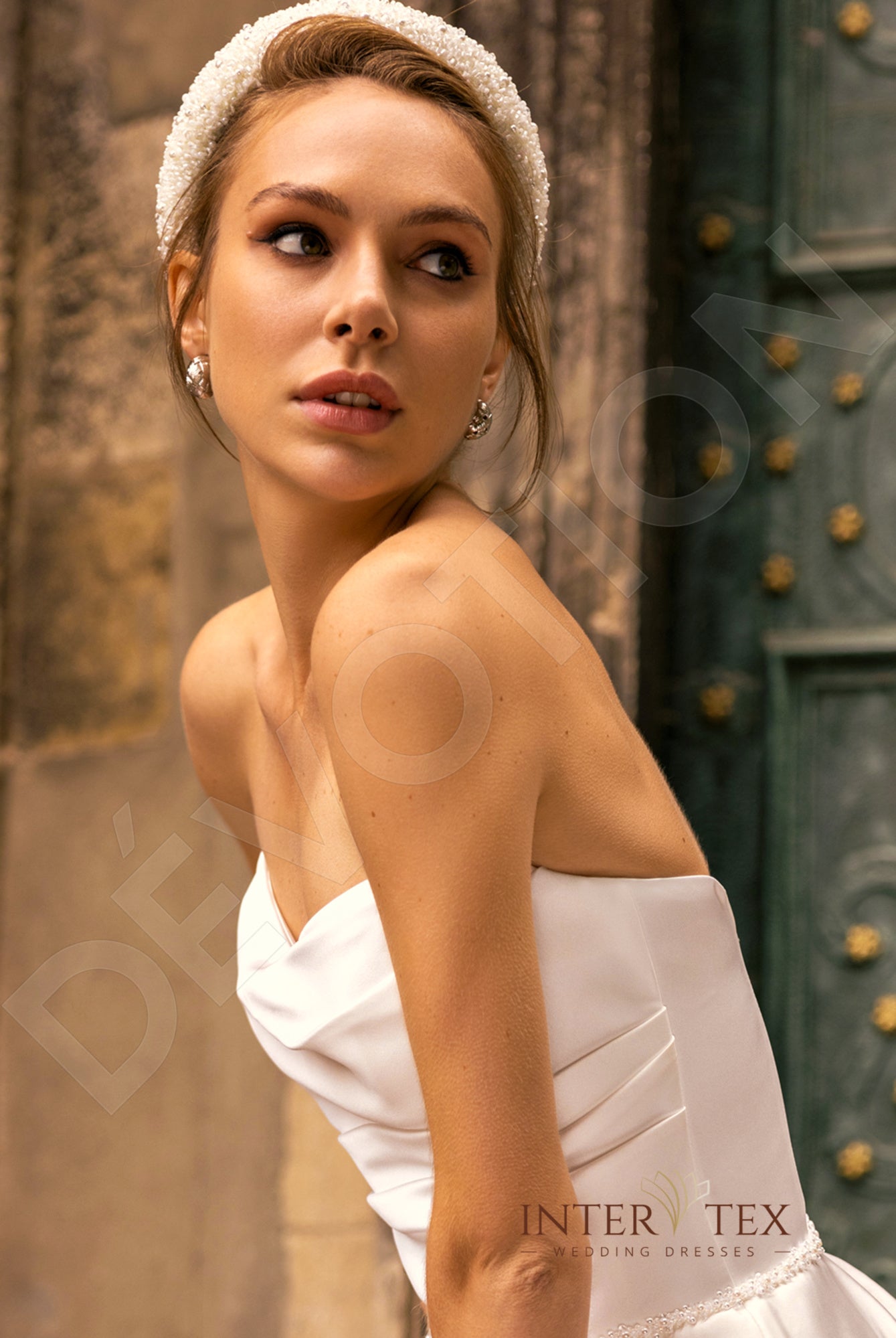 Dervia A-line Straight across Milk Wedding dress
