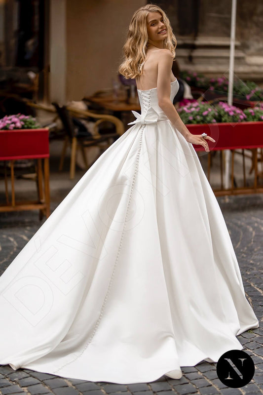 Solenne A-line Straight across Milk Wedding dress