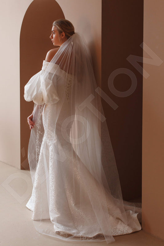 Dalana Trumpet/Mermaid Off-shoulder/Drop shoulders Milk Wedding dress