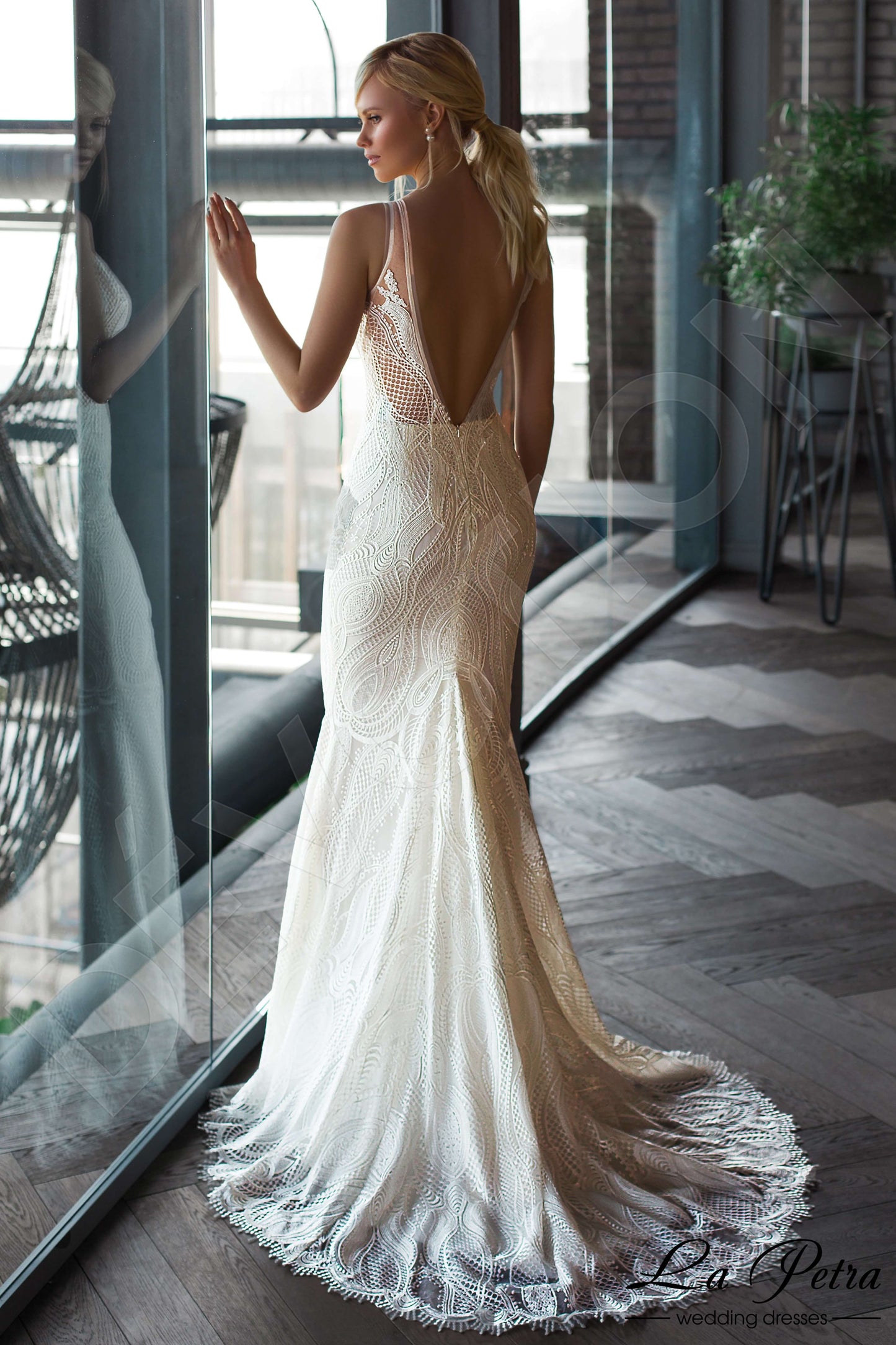 Altina Open back Sheath/Column Sleeveless Wedding Dress 4