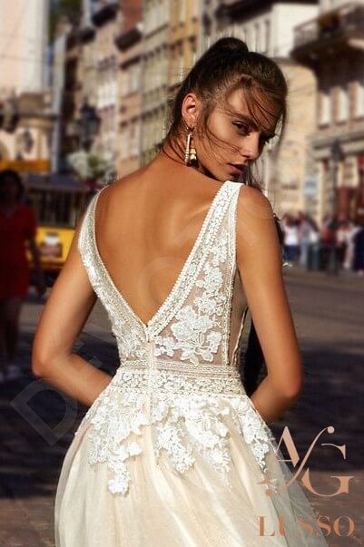 Lyuza Open back A-line Sleeveless Wedding Dress 2