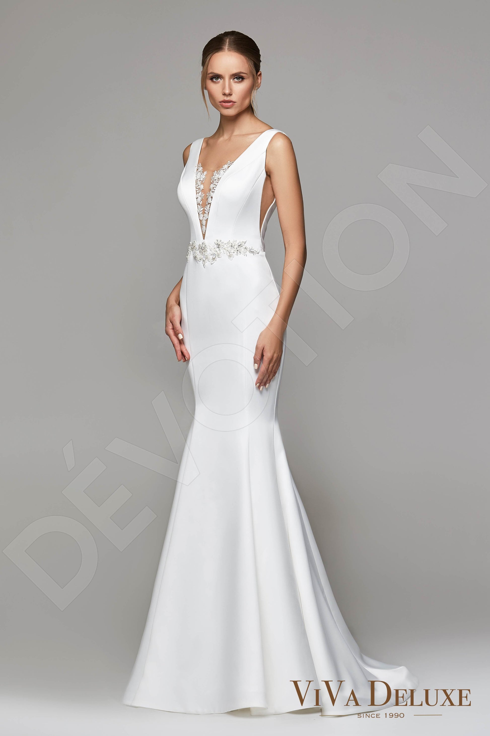 Demie Trumpet/Mermaid V-neck Ivory Wedding dress
