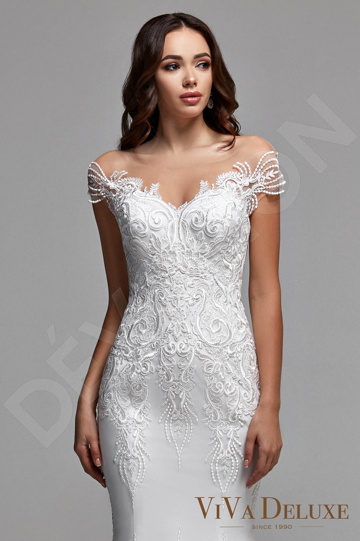 Donnelle Illusion back Trumpet/Mermaid Short/ Cap sleeve Wedding Dress 4