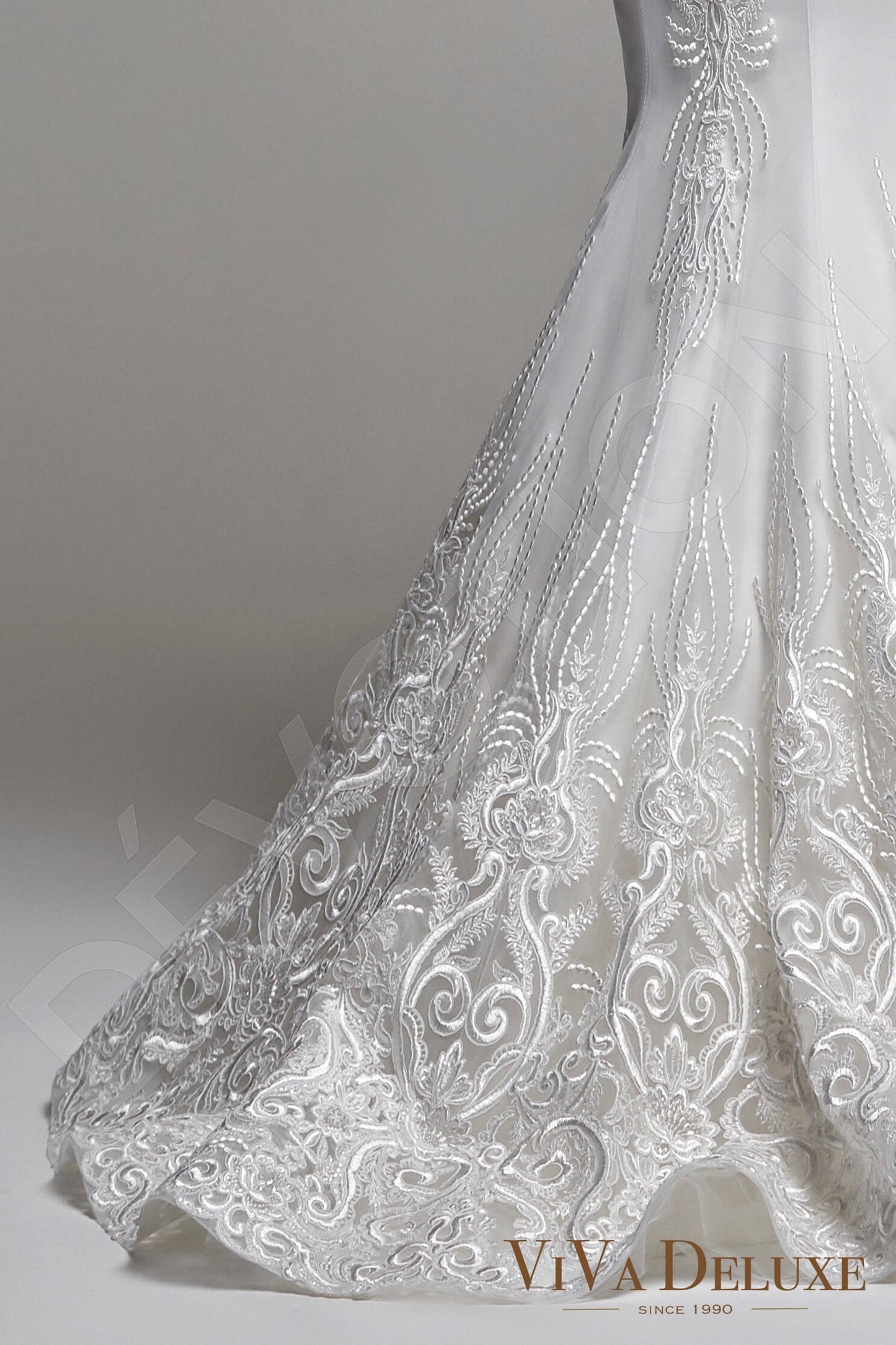 Donnelle Illusion back Trumpet/Mermaid Short/ Cap sleeve Wedding Dress 8
