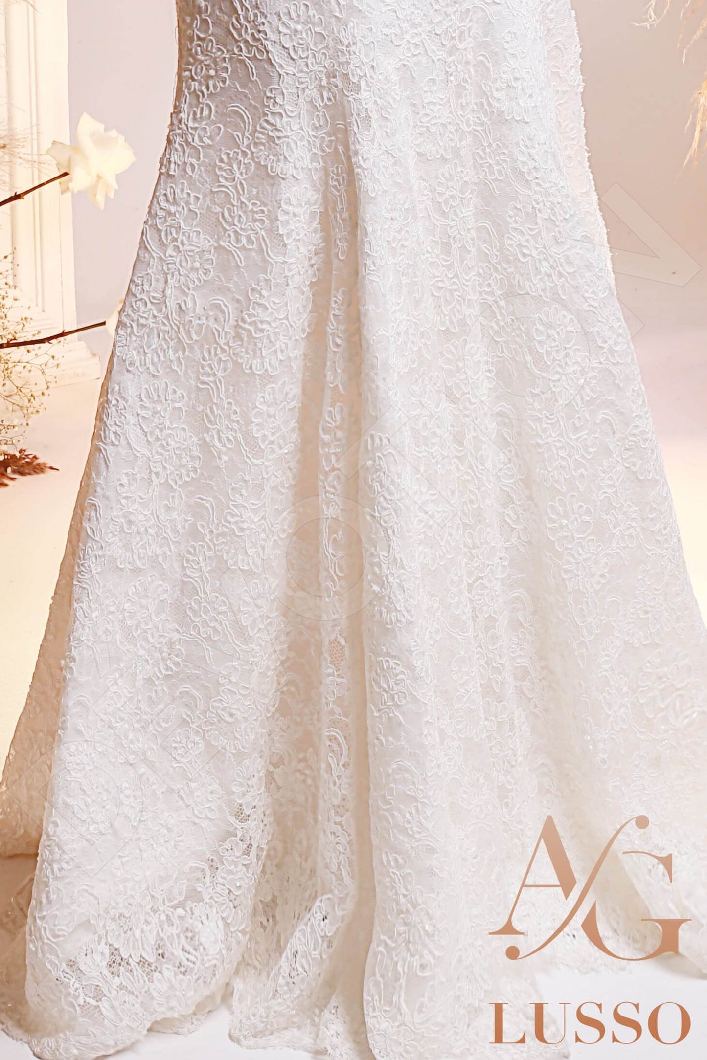Dolinna Illusion back Trumpet/Mermaid Short/ Cap sleeve Wedding Dress 6