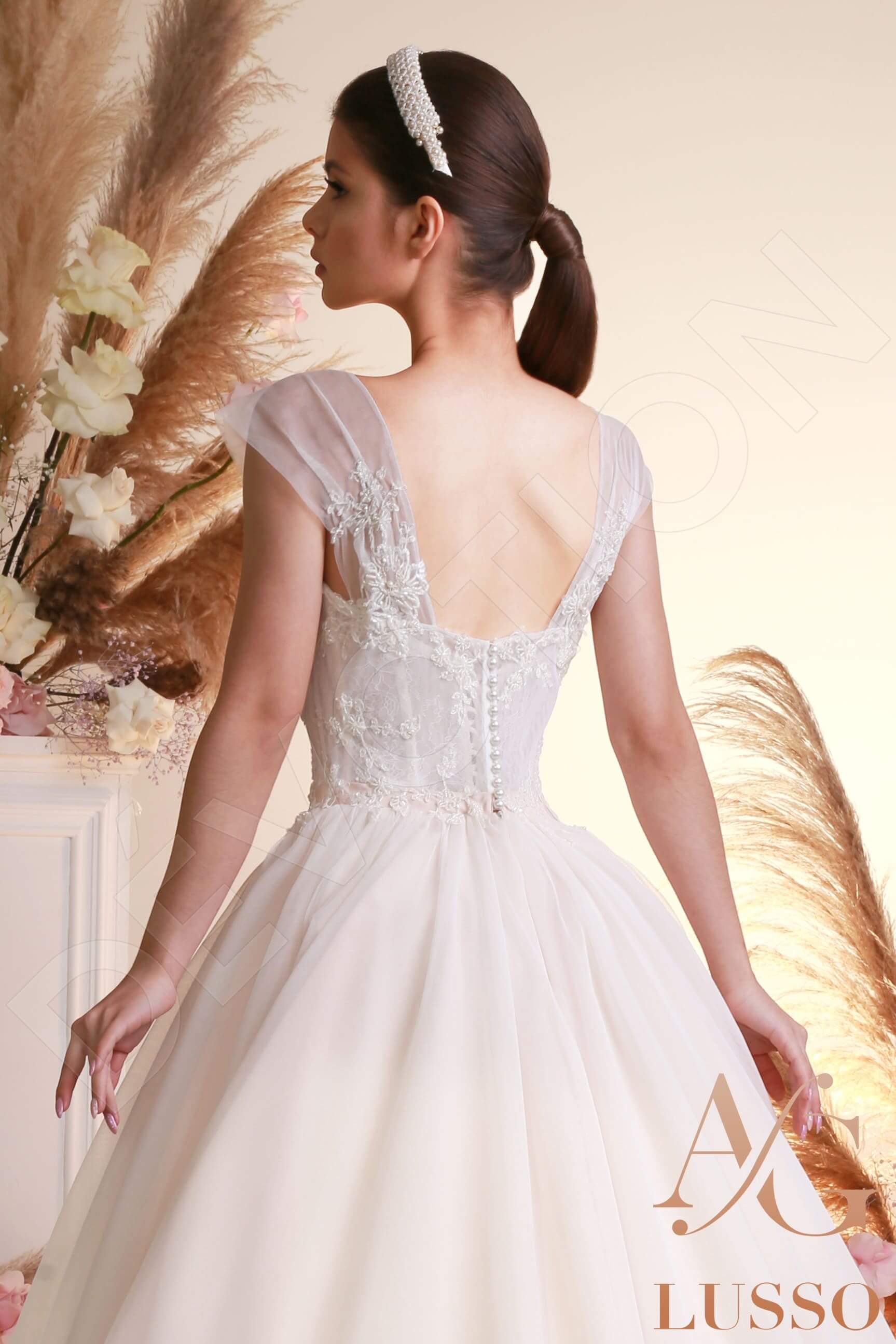 Elaria A-line Sweetheart Ivory Wedding dress