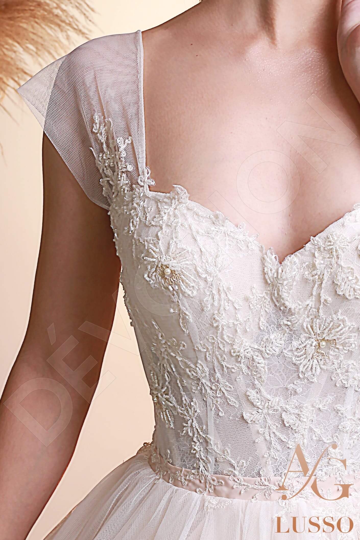 Elaria A-line Sweetheart Ivory Wedding dress