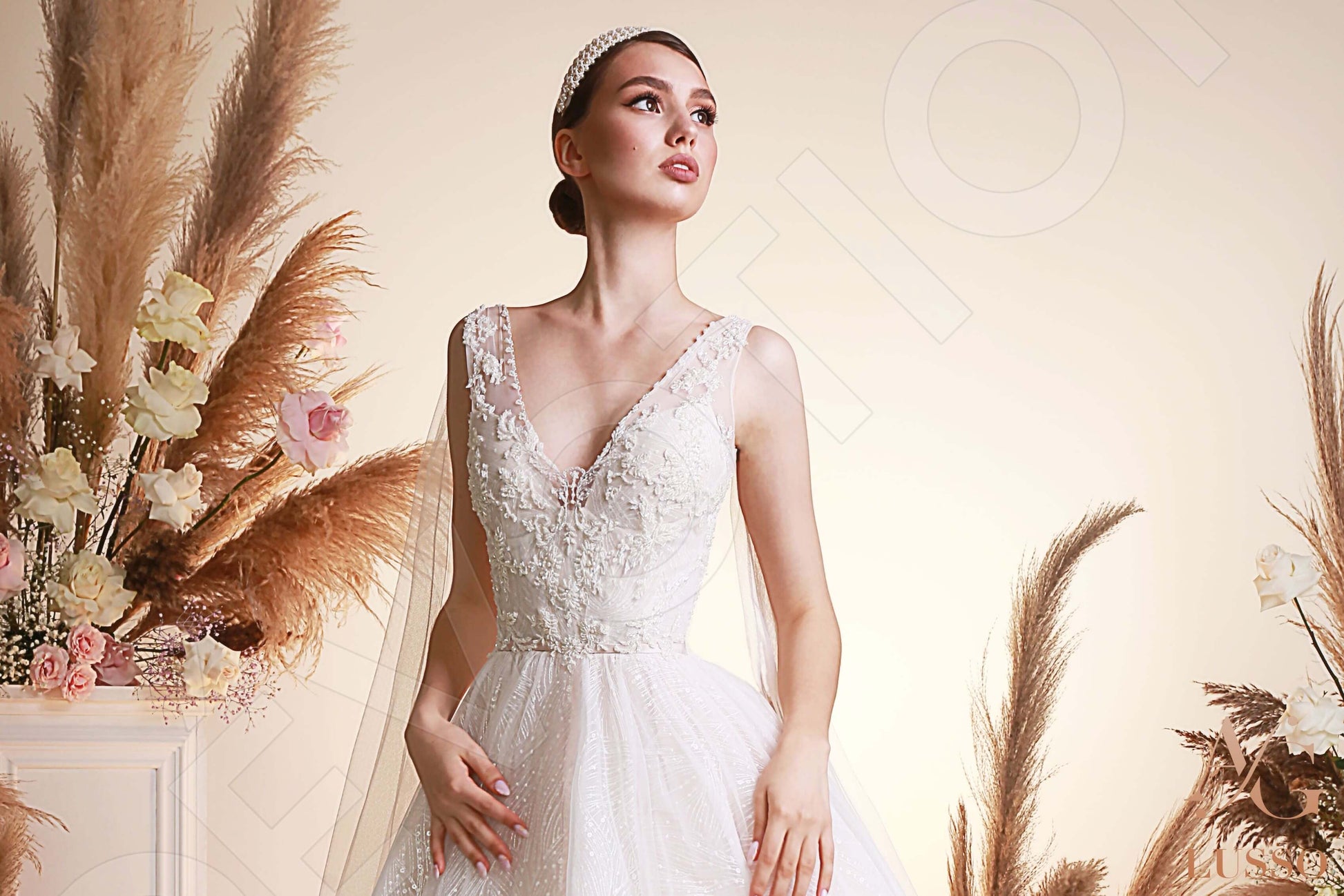 Ziada A-line V-neck Ivory Wedding dress