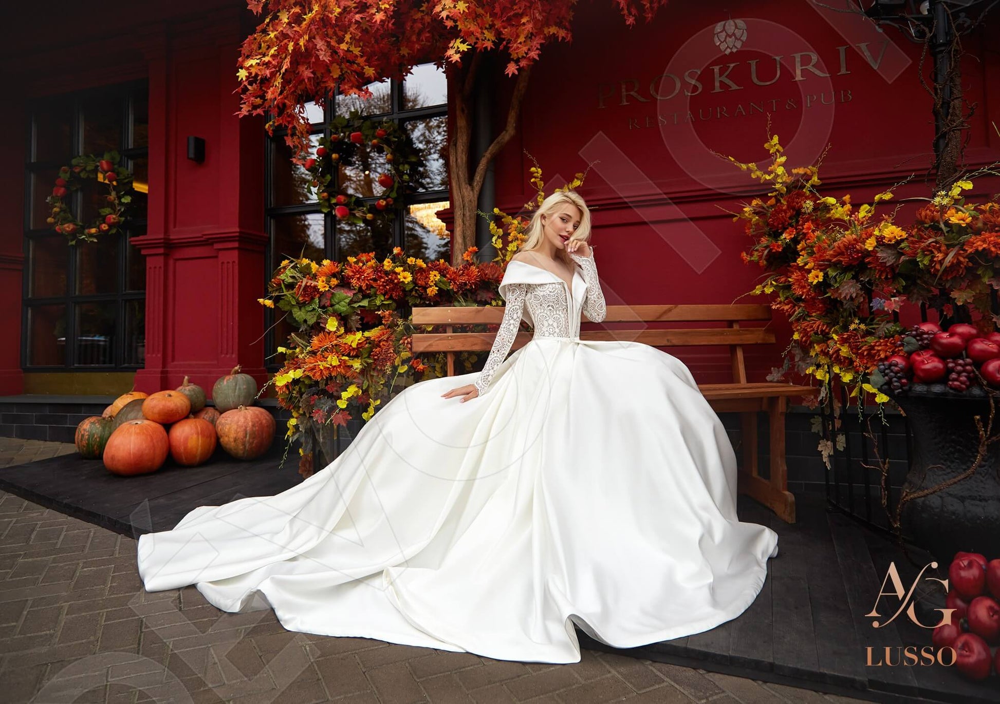 Dacina A-line Illusion Lightivory Wedding dress