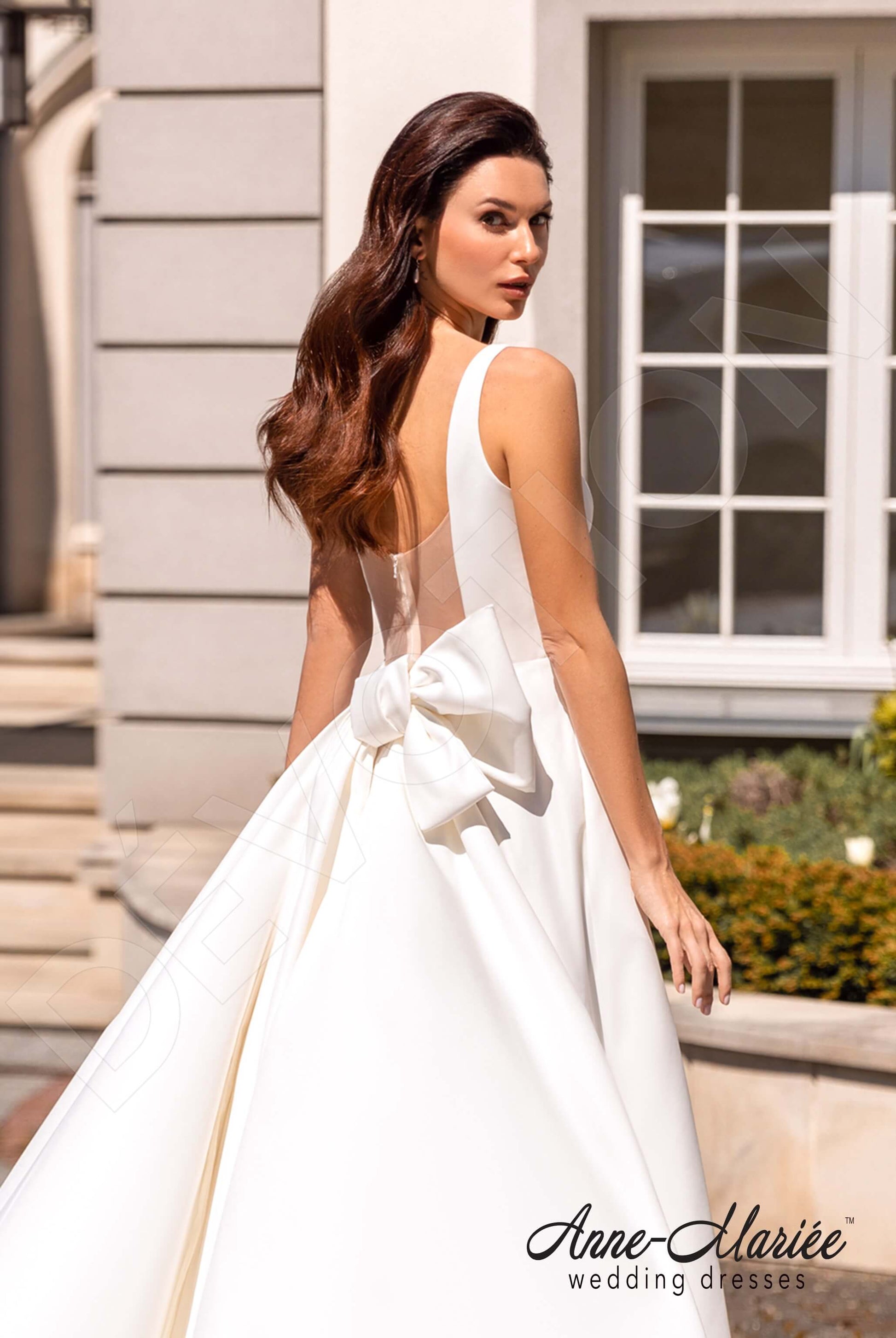 Clod A-line Square Milk Wedding dress